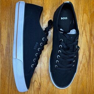 Hugo Boss Men's Black Lace-Up Sneakers size 10 New without box